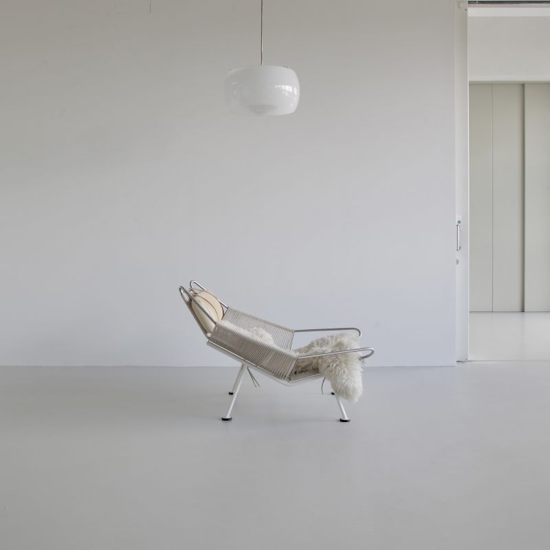 FLAG Halyard Louge Chair by Hans J. WEGNER, PP225