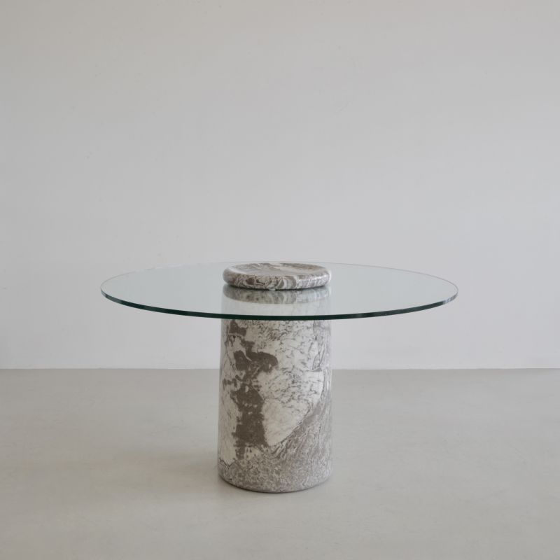 Original Round Dining Table by Angelo MANGIAROTTI for Sorgente dei Mobili, 1975.